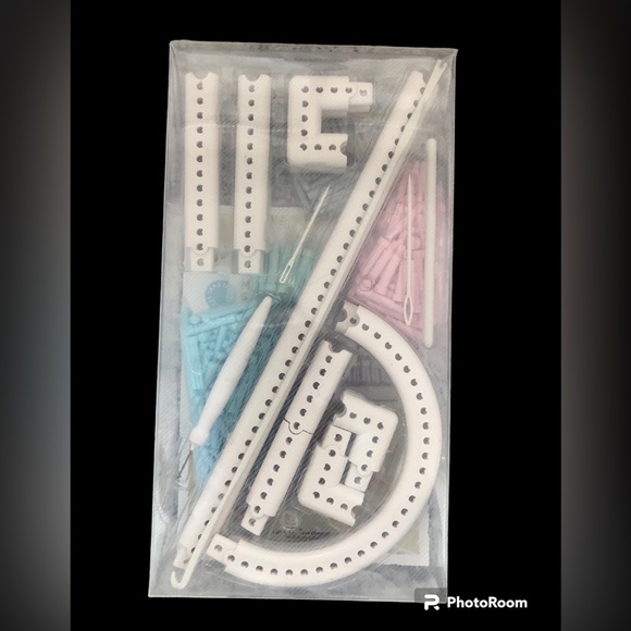 Martha Stewart Crafts Knit & Weave Loom Kit. Never Opened! - Picture 2 of 4